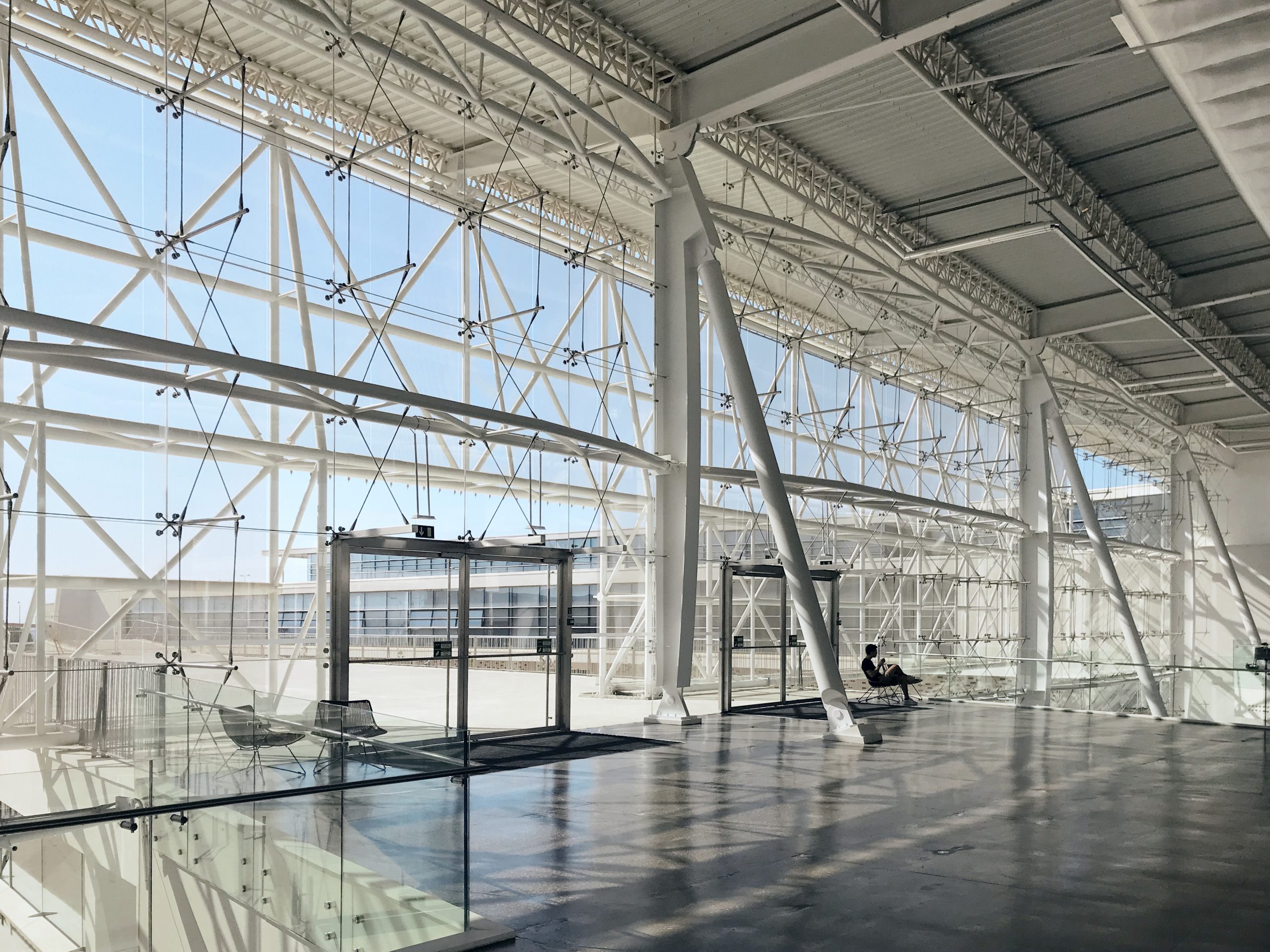 Fixations, vitrages et façades vitrées